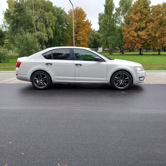 Prodám Škoda Octavia 3 1,6 TDI nové rozvody nová technická - 4