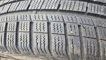 Zimní pneumatika 225/55/17 Hankook - 4