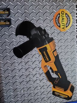 Prodám Aku úhlovou brusku 2x 5ah baterie - 4