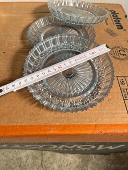 Sada retro plastových podšálků / talířků - 4