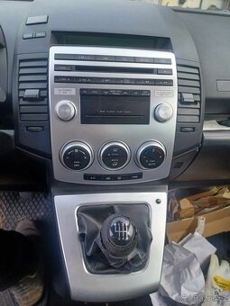Rozpredam Mazda 5 2.0 CD 81,105kw RF7J 2007 - 4