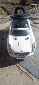 odrážedlo Mercedes SLS AMG - 4