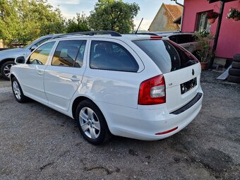 Škoda Octavia 2 Combi 2,0TDI 103KW DSG ELEGANCE TAŽNÉ - 4