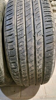Barum Bravuris 5 215/55 R17
- 4
