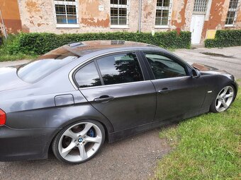 E90 330i - 4