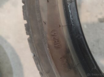 Zimní pneu 225/40 R 18 - 4