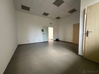 Pronájem prodejny v centru Vlašimi, 60m2 - 4