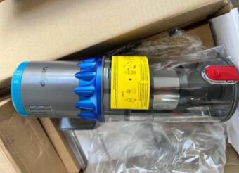 Prodám vysavač Dyson V15 Detect Fluffy - 4