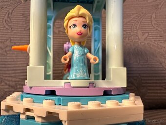 LEGO Disney Princess 43218 kouzelný kolotoč Anny a Elsy - 4