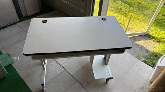 Prodám dilensky stul rozmeru 120x68cm - mám 6ks - 4