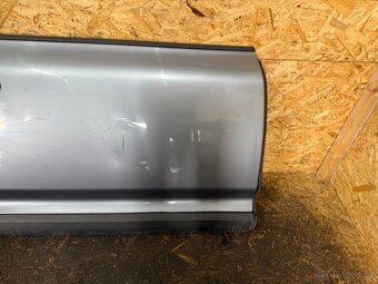 HOLÉ PRAVÉ PŘEDNÍ DVEŘE VW TOUAREG 7L LD7Z - 4