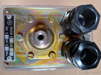 TLAKOVÝ SPÍNAČ FUNGL NOVÝ VR 21D - 4