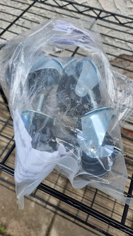 Ozdobný regál 198x122x46 cm, výškově posuvné police - 4