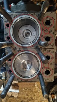 Zetor 2001 motor - 4