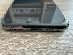 iPhone XS s kompletním příslušenstvím - 4