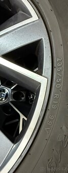 Prodám letní kolo ŠKODA KODIAQ R19 Triglav / guma Pirelli - 4