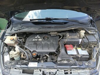 Mitsubishi Grandis - 4