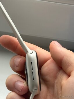 Apple Watch úplně nový - 4