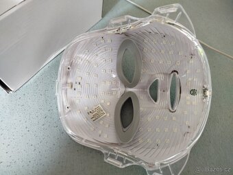 Ošetřující LED maska na obličej - 4