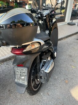 Honda SH 300i (2008) slušná, plexi, kufr - 4