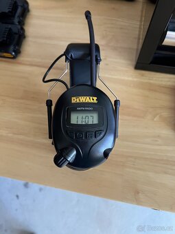 Dewalt Radio AM/FM Hear Protection Uplne Nové - 4