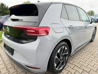 Volkswagen ID.3 Peroformance 150kw,matrix,kamera,keyless,TČ - 4