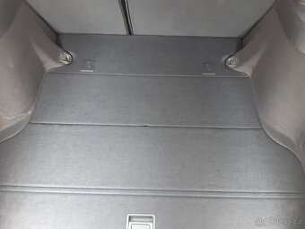 Toyota Avensis podlaha kufru - 4