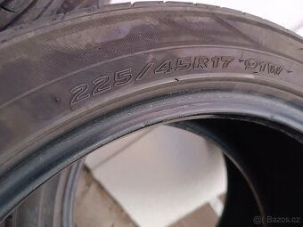 Prodej 4 ks letních pneu 225 x 45 R17 výborný stav - 4