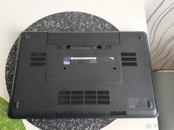 FUJITSU Lifebook E735 - 4