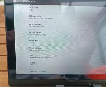 Pěkný Tablet Lenovo TAB4 10 (TB-X304F) 2GB RAM, 10" - 4