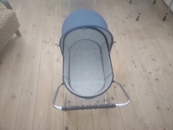 Retro kočárek s panenkou - 4