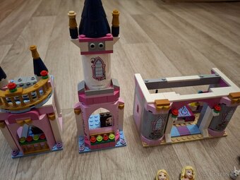Lego DISNEY PRINCESS Pohádkový zámek Spící+ Locika - 4