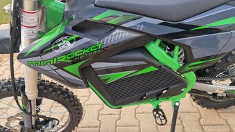 Dětská elektrická motorka pitbike MRM EcoPit 5000W 72V, kola - 4