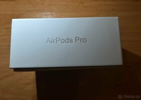 Apple AirPods Pro - 4