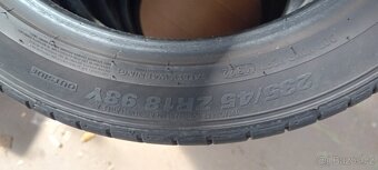 Kumho 235/45 R18 - 4