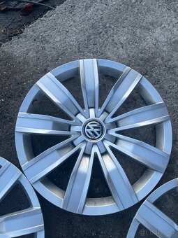 Originál poklice Volkswagen 17 - 4