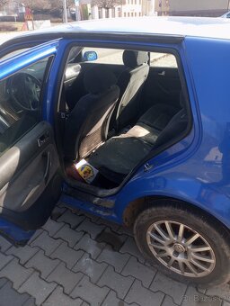 Prodám Volkswagen golf 4 , 1.4 na náhradní díly - 4