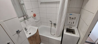 Pronájem bytu 1+KK, 34m2, Kobylisy - 4