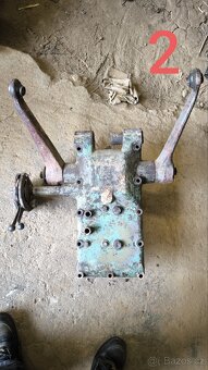 Víko hydrauliky zetor - 4