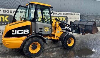 KLOUBOVÝ NAKLADAČ JCB 406 - 4