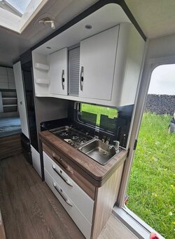 NOVÝ Hobby excellent edition 490KMF - 4