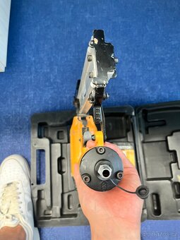 Pneumatická hřebíkovačka Bostitch SB-HC50FN - 4