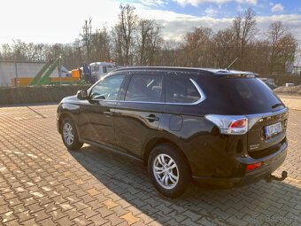Mitsubishi Outlander 3 2.2 Di-D 4x4 tažné - 4