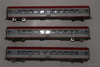 Model vlaku H0 - Hercules + 3 osobní vagony - 4