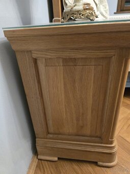 Dubova postel s nocnimi stolky - 4