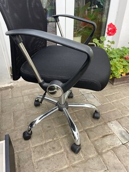 Kancelářský stůl a otáčeci kanc. židle - 4