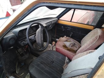 Škoda 105 S první M - 4