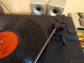 Gramofon Yamaha P-220 - 4