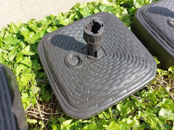 3x stojan na slunečník umělý ratan PVC - 4
