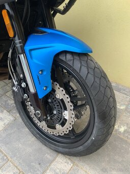CF Moto 650 MT - 4